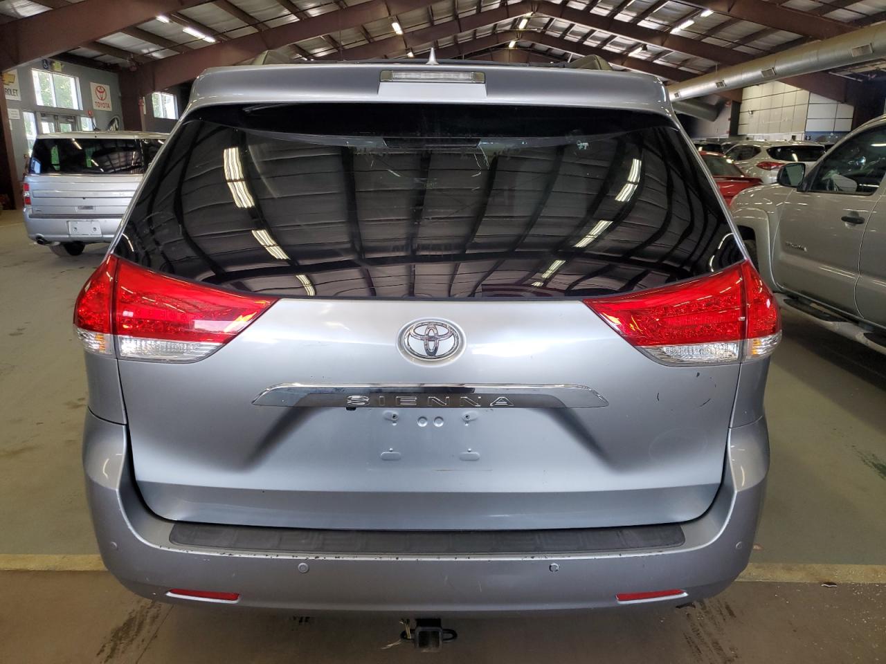 2011 Toyota Sienna Xle VIN: 5TDDK3DC4BS006272 Lot: 65144215