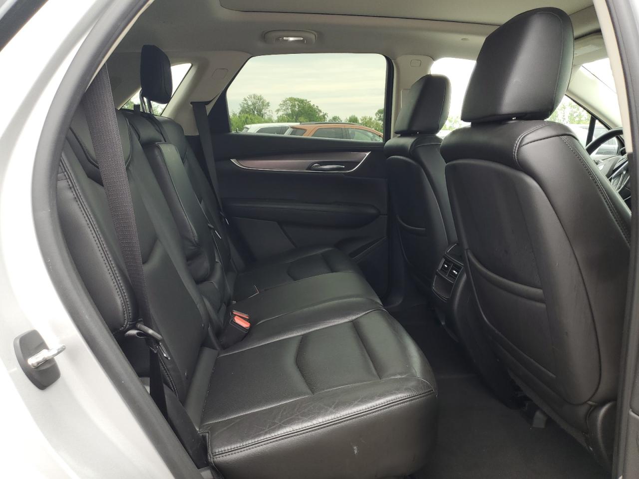 2017 Cadillac Xt5 Premium Luxury VIN: 1GYKNERS4HZ170858 Lot: 64080405