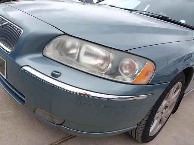 2005 VOLVO V70 SE (17