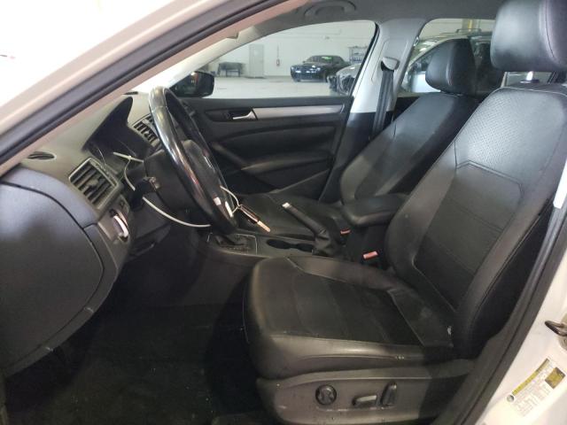 Sedans VOLKSWAGEN PASSAT 2014 Biały