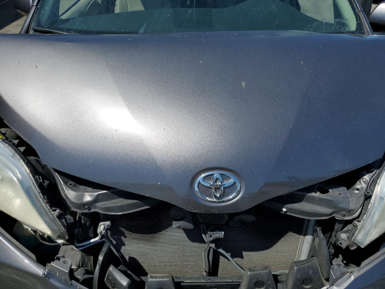 2011 Toyota Sienna Xle VIN: 5TDYK3DC4BS123707 Lot: 63265215