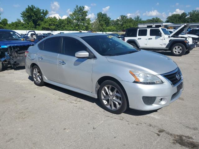 Sedans NISSAN SENTRA 2015 Srebrny