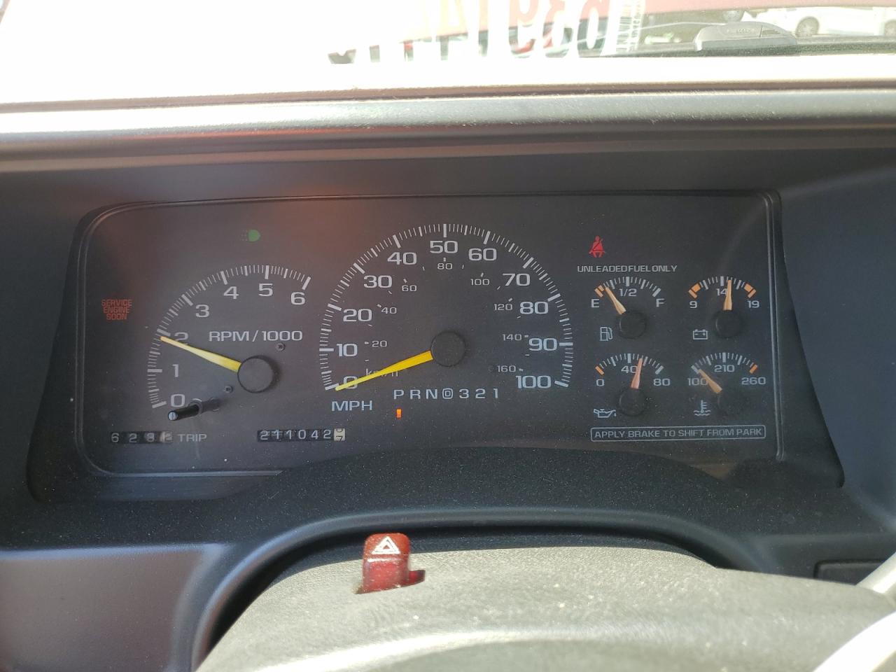 1999 Chevrolet Suburban C1500 VIN: 3GNEC16R2XG121506 Lot: 63914415