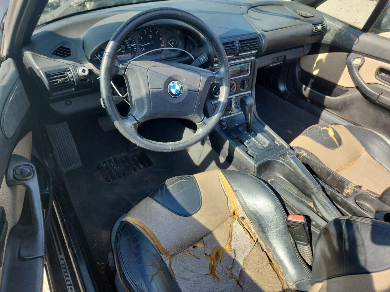 1998 BMW Z3 1.9 VIN: 4USCH7324WLD15304 Lot: 63747755