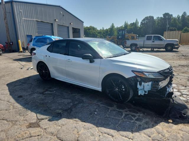  TOYOTA CAMRY 2023 Белы