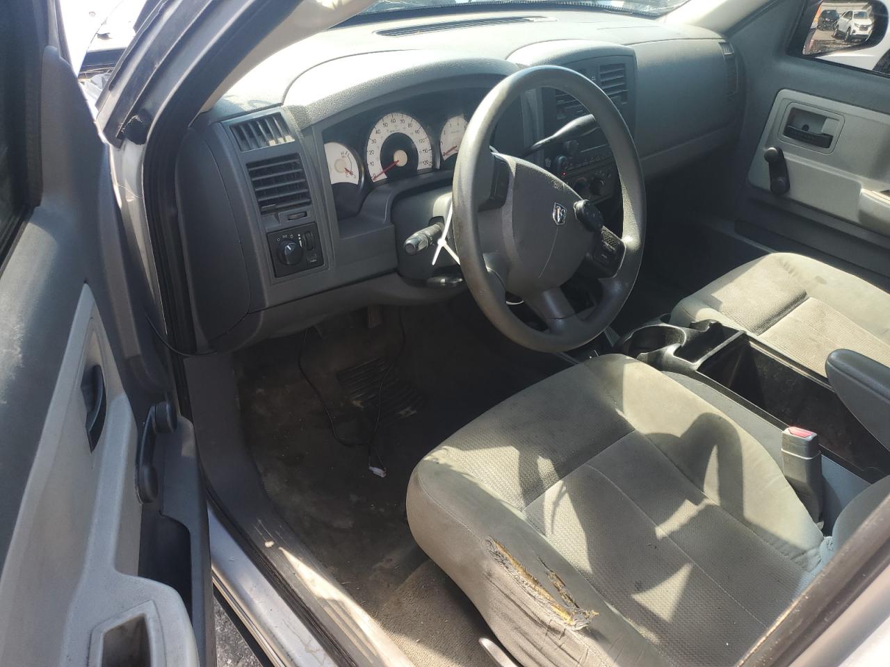 2005 Dodge Dakota Quad VIN: 1D7HE28K15S304493 Lot: 66843145