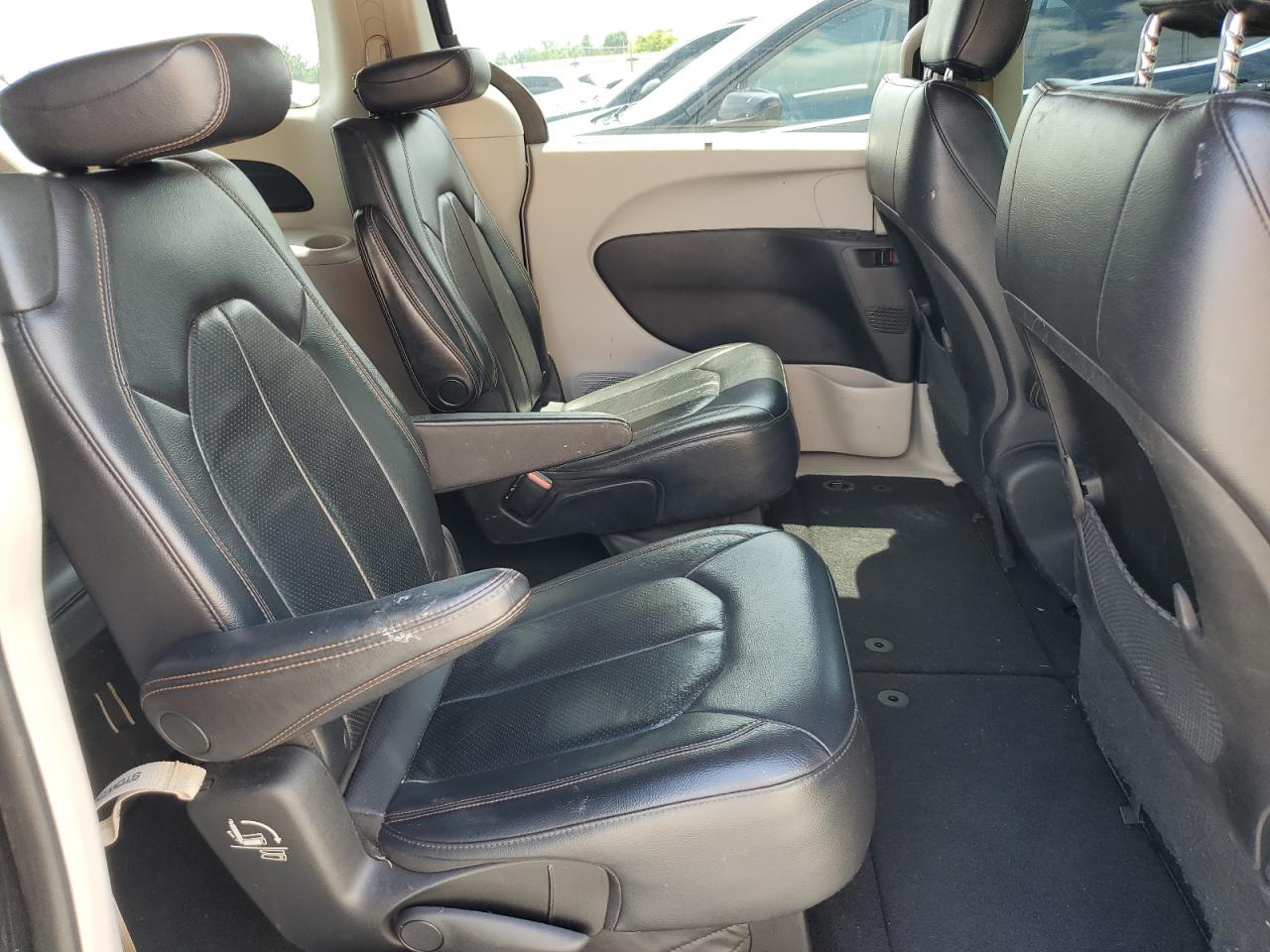 2018 Chrysler Pacifica Touring L VIN: 2C4RC1BG9JR120790 Lot: 64021065
