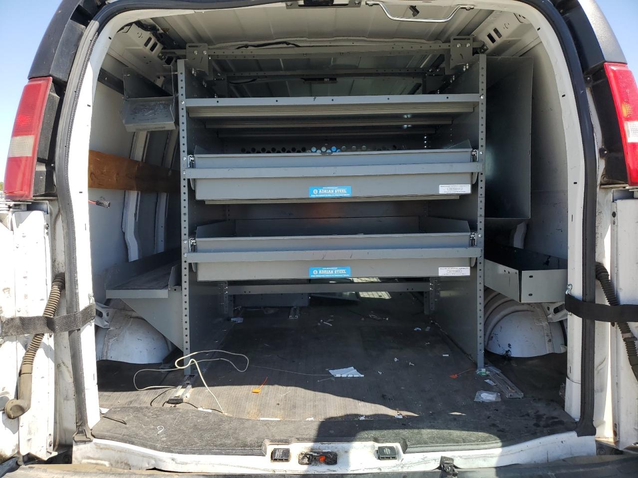 2018 Chevrolet Express G2500 VIN: 1GCWGAFP9J1184799 Lot: 65397655