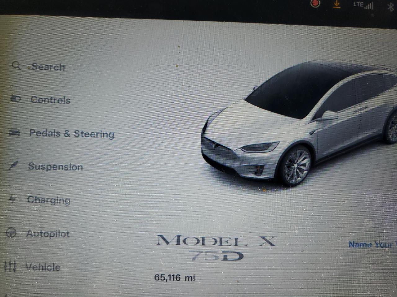 2018 Tesla Model X VIN: 5YJXCBE22JF136595 Lot: 61272195