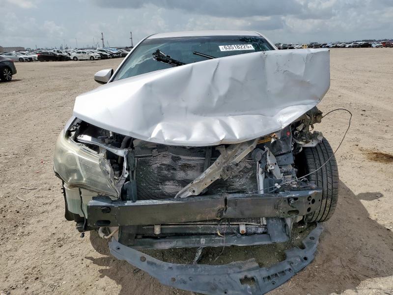  TOYOTA CAMRY 2014 Srebrny