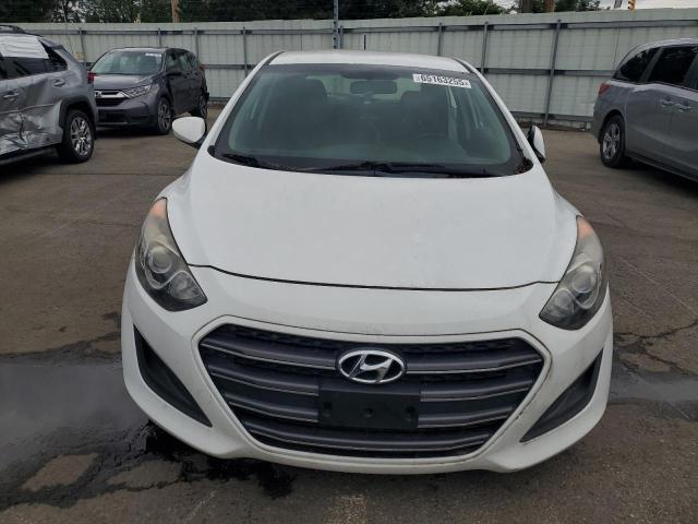  HYUNDAI ELANTRA 2017 Белы