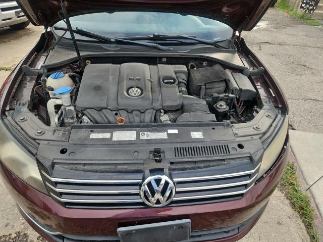 Sedans VOLKSWAGEN PASSAT 2013 Burgundy