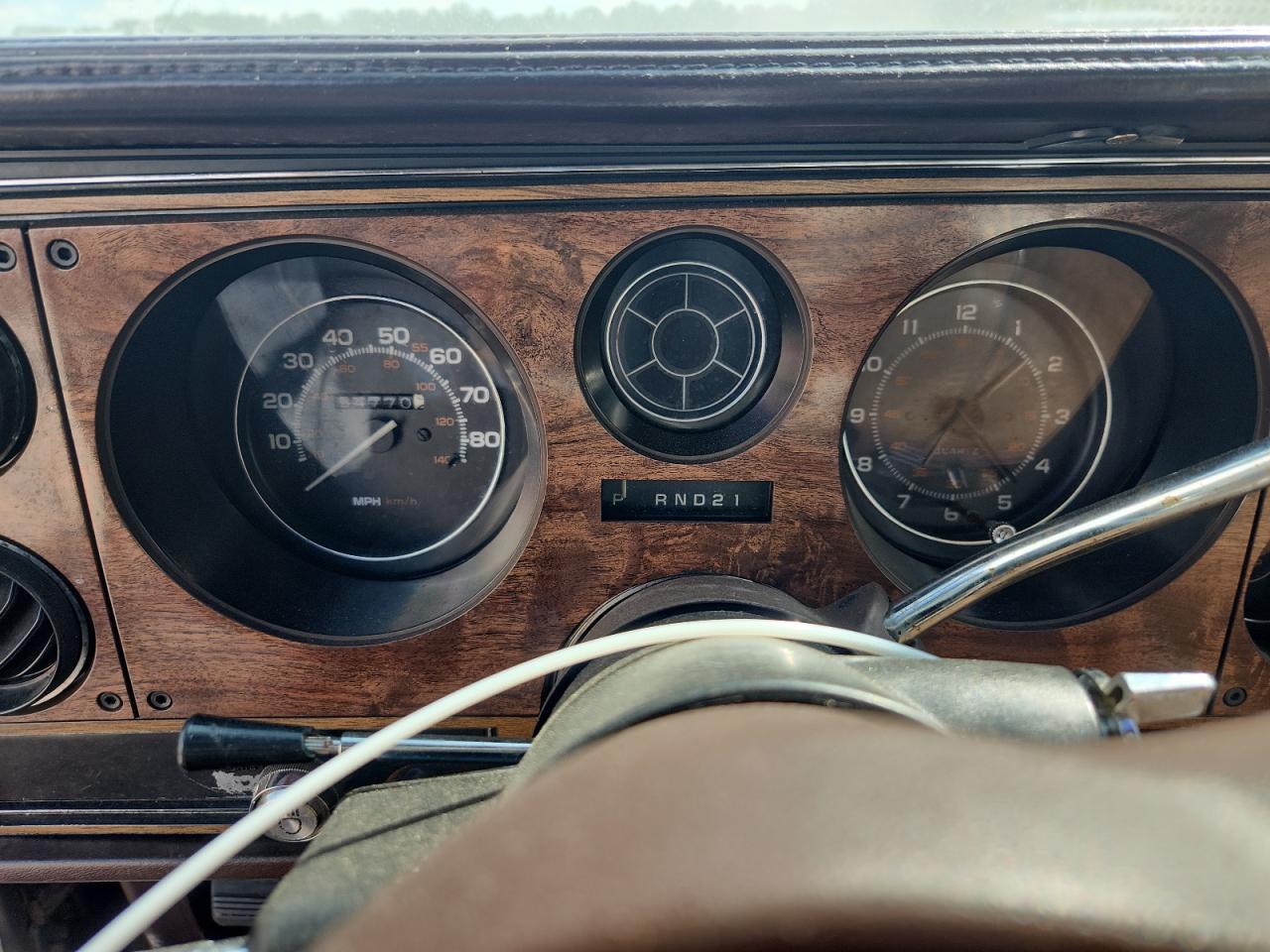 1983 Pontiac Bonneville VIN: 2G2AN69H1D2232486 Lot: 65006005