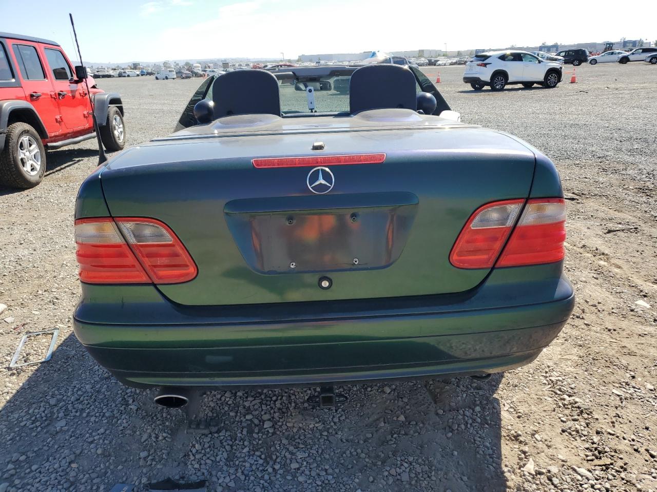 2001 Mercedes-Benz Clk 320 VIN: WDBLK65G11T061811 Lot: 63698765