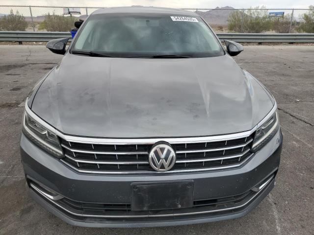  VOLKSWAGEN PASSAT 2017 Серый
