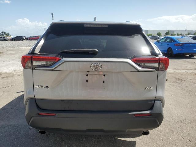  TOYOTA RAV4 2020 Srebrny