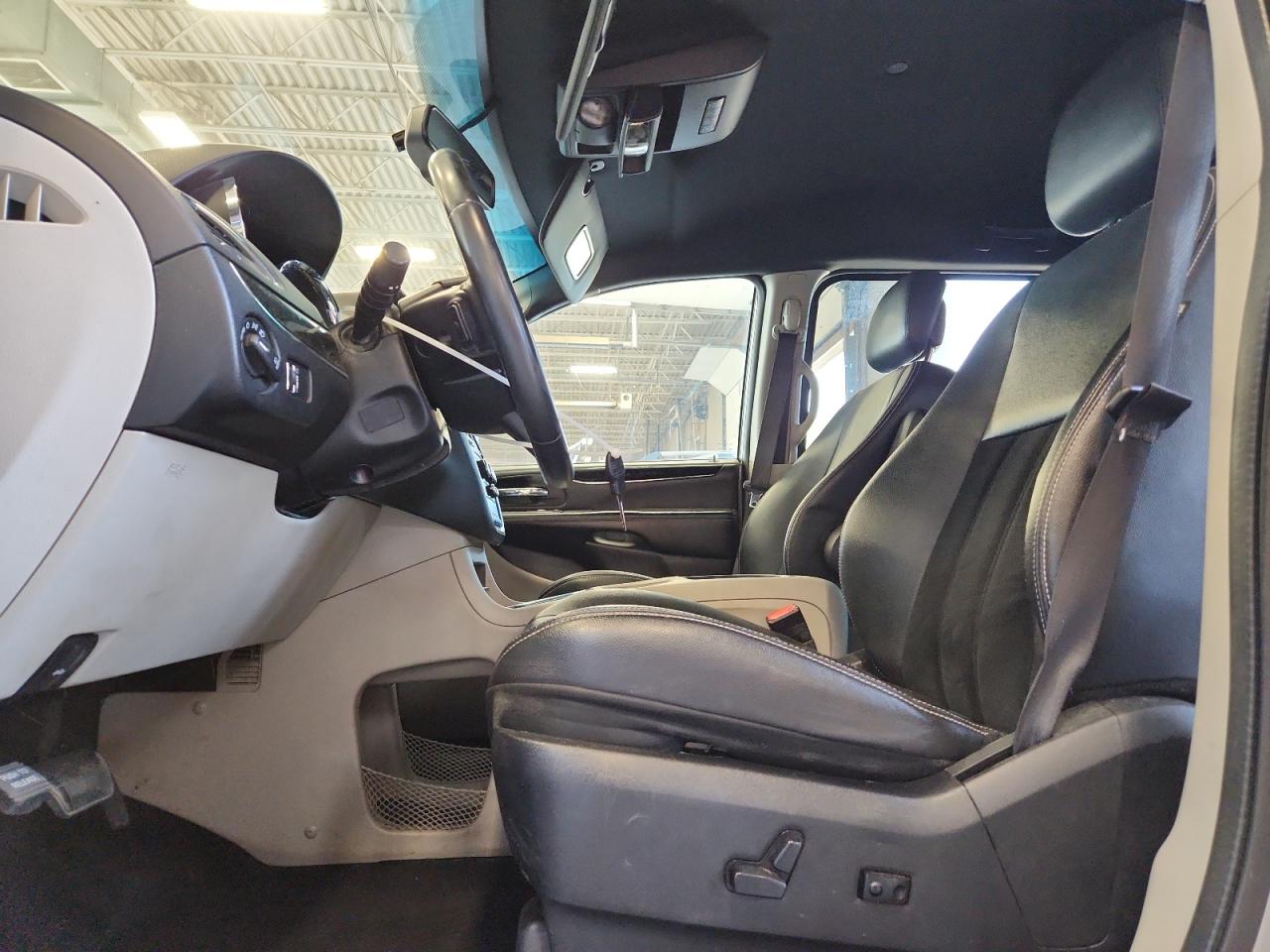 2017 Dodge Grand Caravan Sxt VIN: 2C4RDGCGXHR750097 Lot: 65078195
