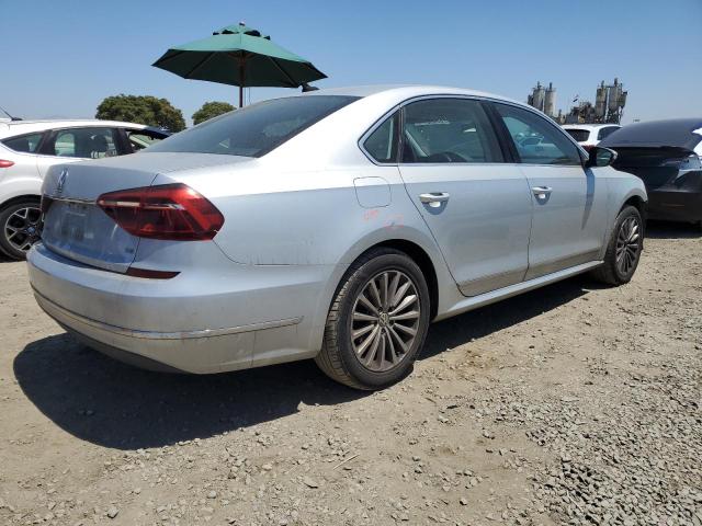  VOLKSWAGEN PASSAT 2017 Srebrny