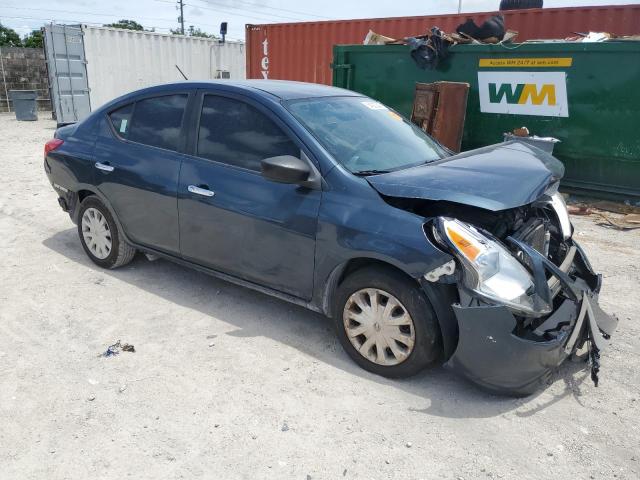  NISSAN VERSA 2017 Granatowy