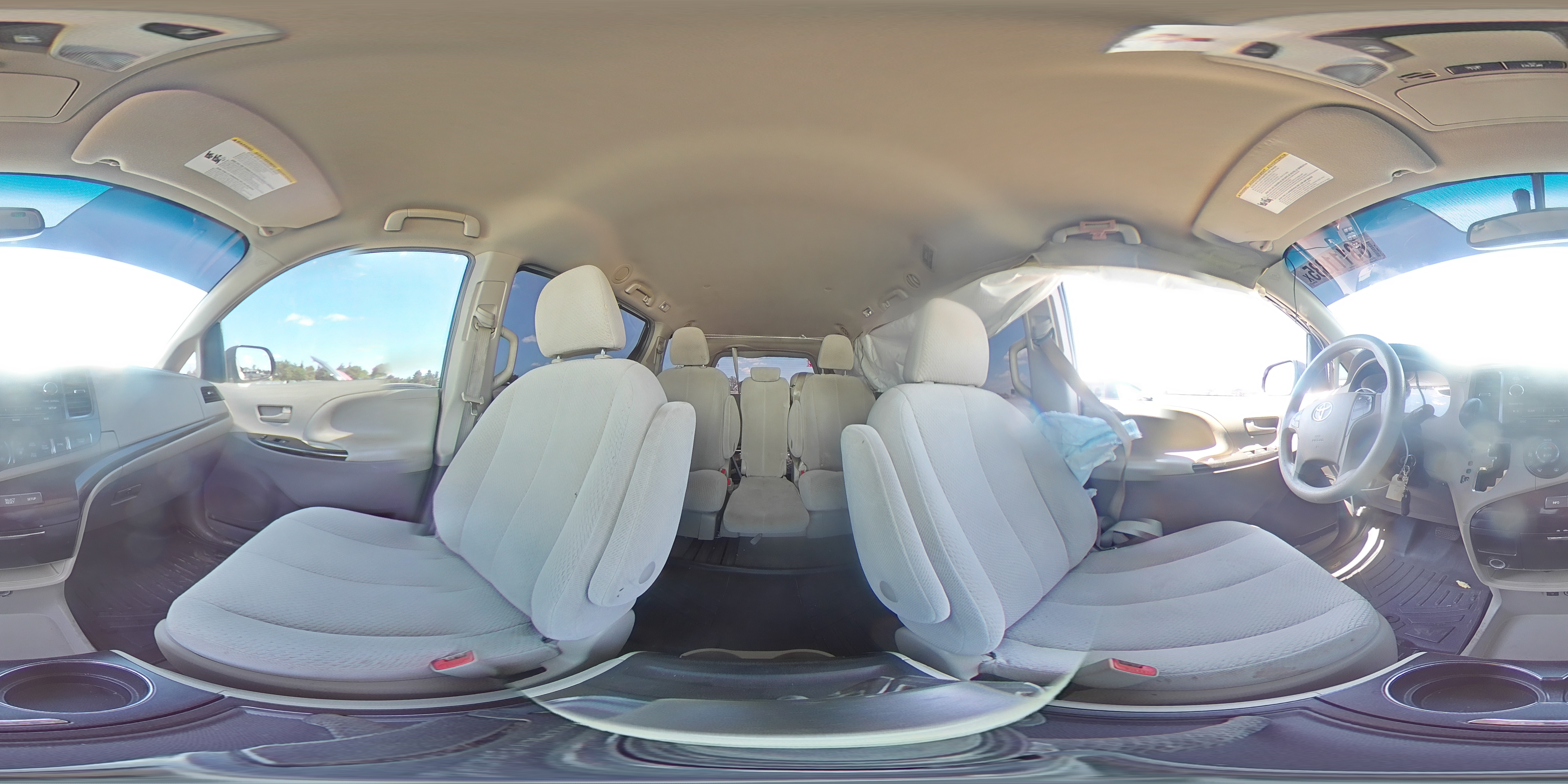 2014 Toyota Sienna Le VIN: 5TDKK3DC4ES411981 Lot: 63111835