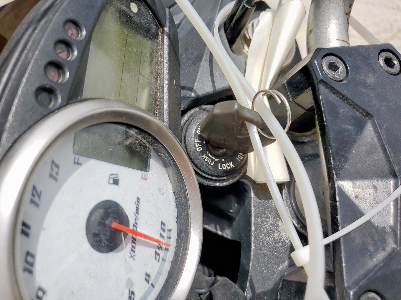 jkazrcb117a007543 JKAZRCB117A007543 2007 Kawasaki Zr1000 B
