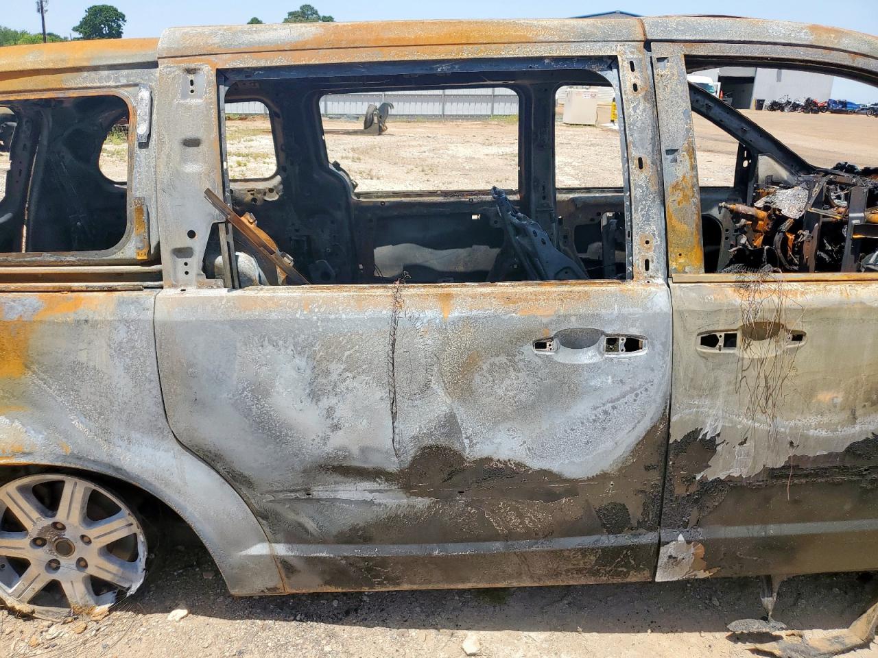 2010 Chrysler Town & Country Lx VIN: 2A4RR2D17AR329999 Lot: 65410325