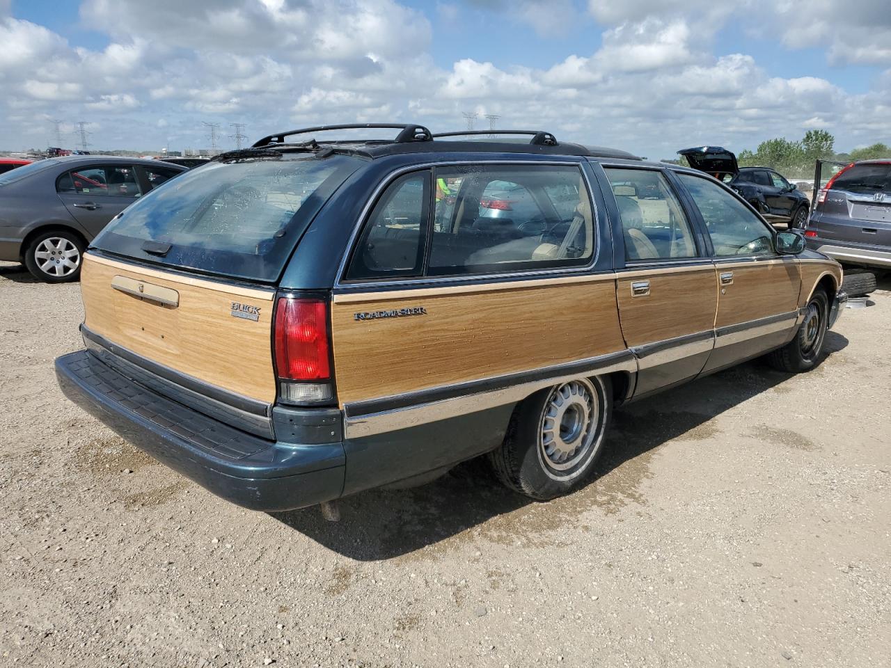 1996 Buick Roadmaster Base two_colors null gas 1G4BR82P2TR416750 photo #4