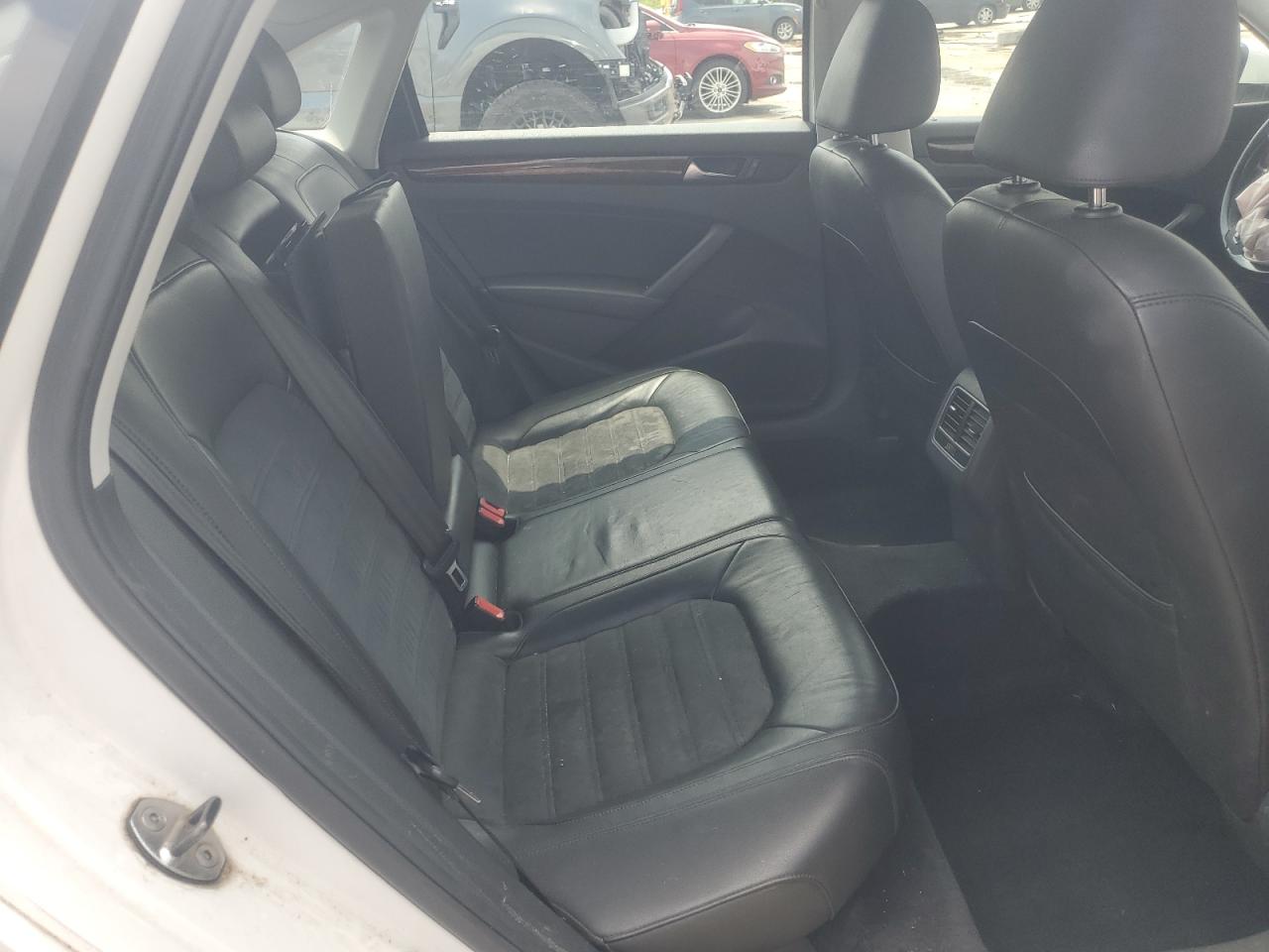 2013 Volkswagen Passat Sel VIN: 1VWCN7A3XDC043939 Lot: 65449235