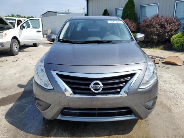  NISSAN VERSA 2017 Szary