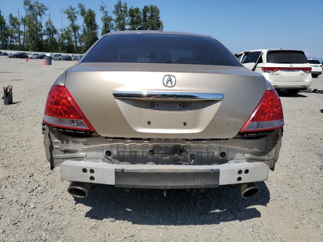 jh4kb16505c007711 JH4KB16505C007711 2005 Acura Rl