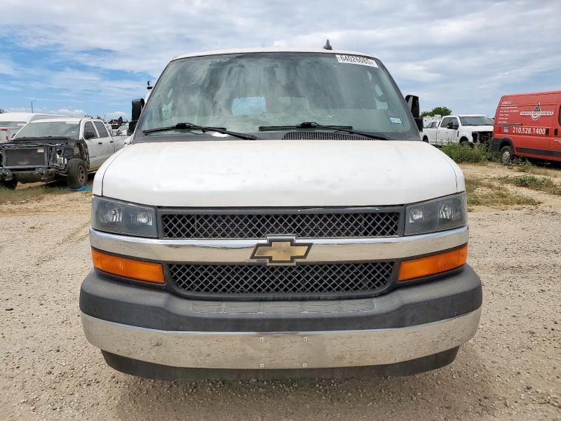Minivans CHEVROLET EXPRESS 2017 Biały