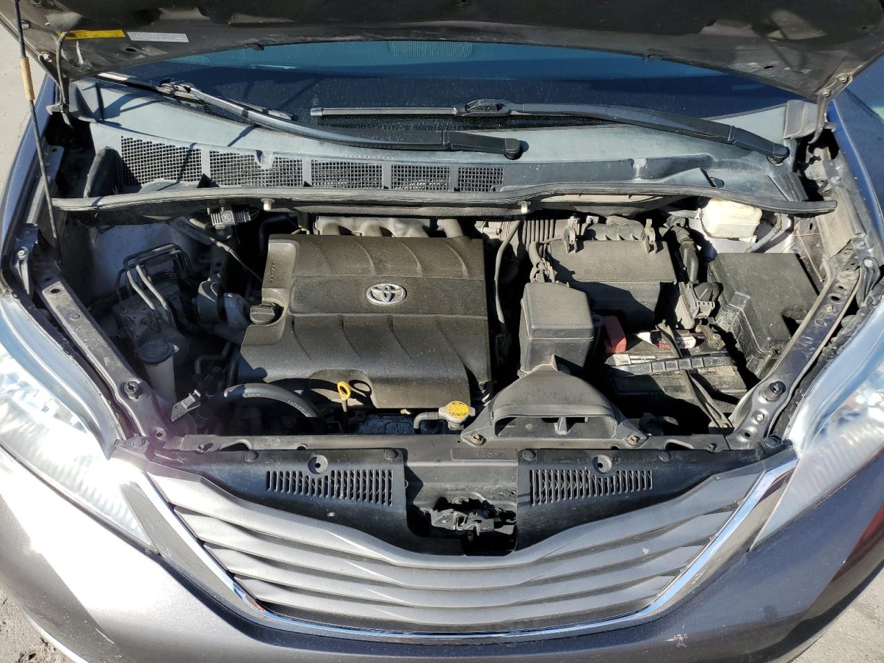 5tddk3dc5bs007365 5TDDK3DC5BS007365 2011 Toyota Sienna Xle