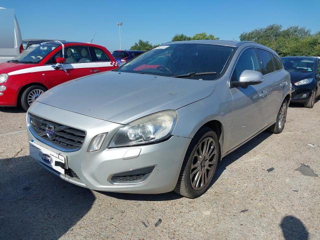 VOLVO V60 SE LUX 2013