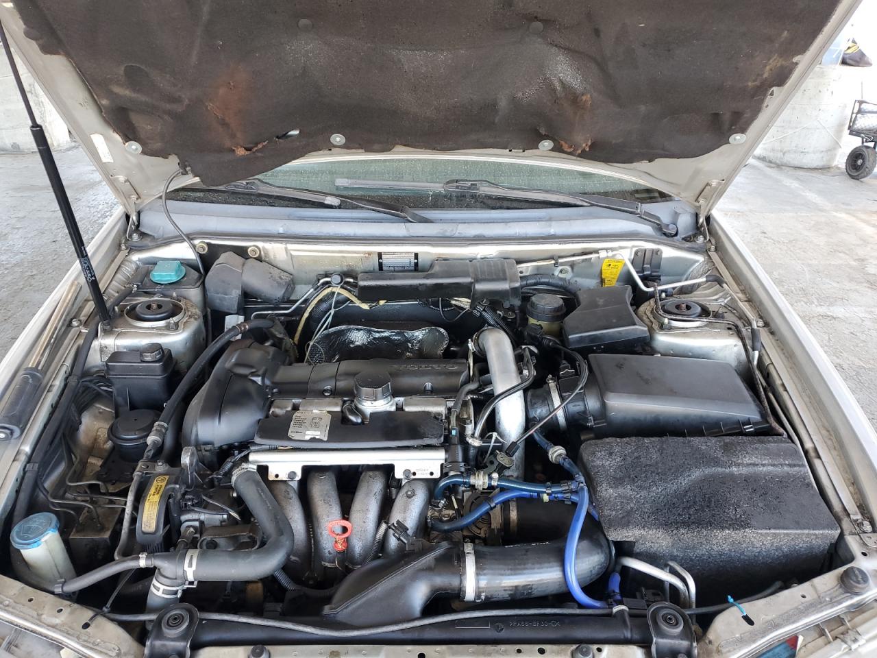 yv1vw29571f734092 YV1VW29571F734092 2001 Volvo V40 1.9T
