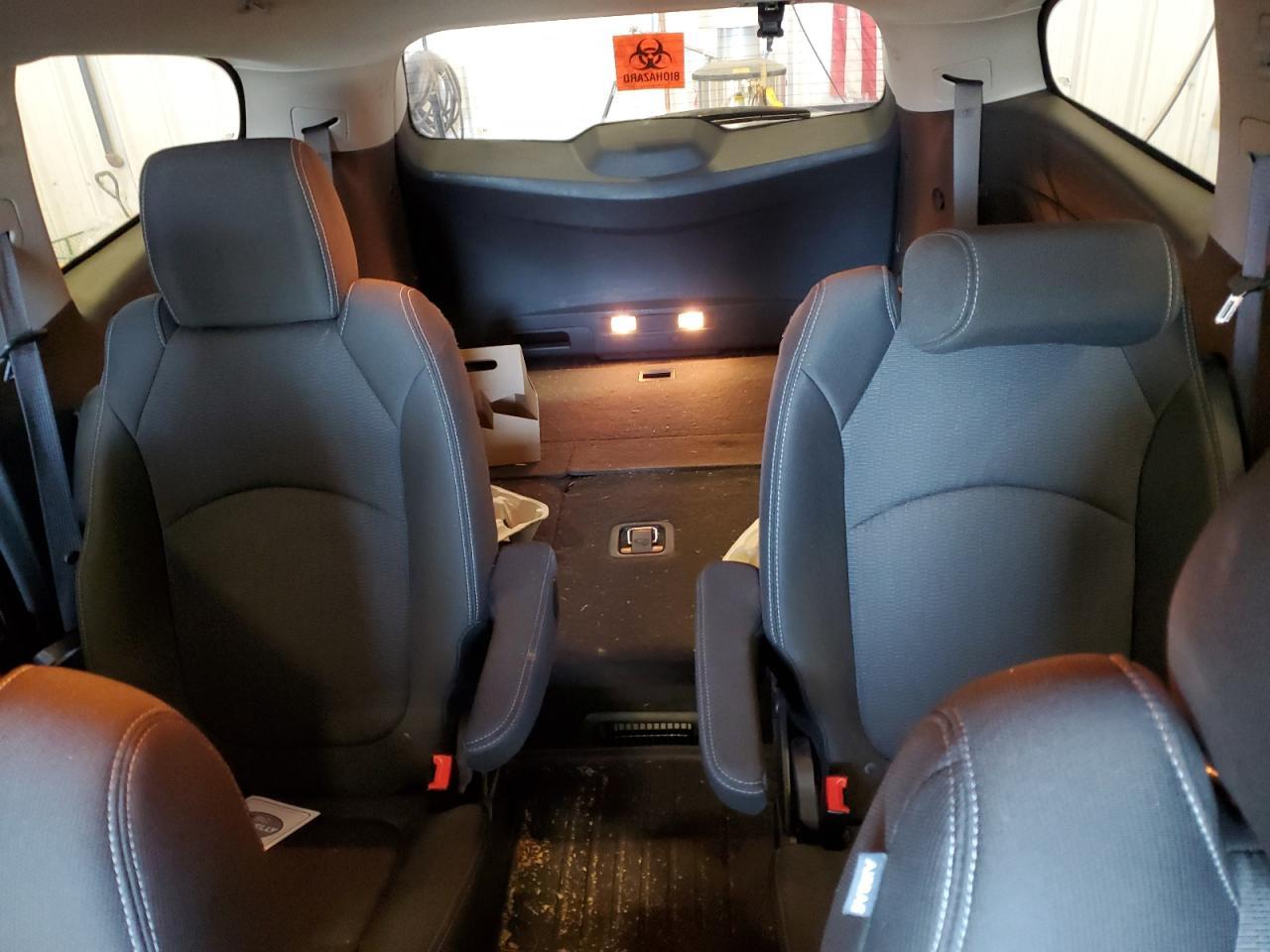 1GNKRGKD1FJ341084 2015 Chevrolet Traverse Lt