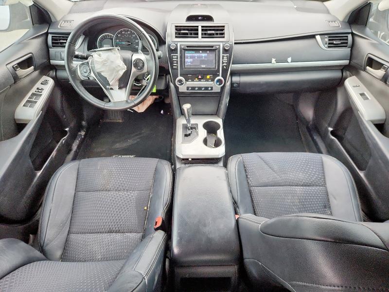  TOYOTA CAMRY 2014 Srebrny