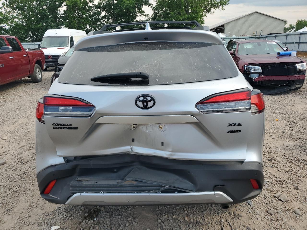2022 Toyota Corolla Cross Xle VIN: 7MUDAABG7NV040763 Lot: 61633915