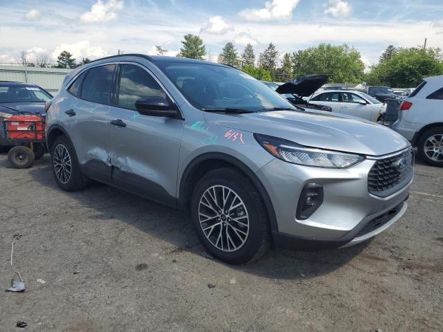  FORD ESCAPE 2023 Srebrny