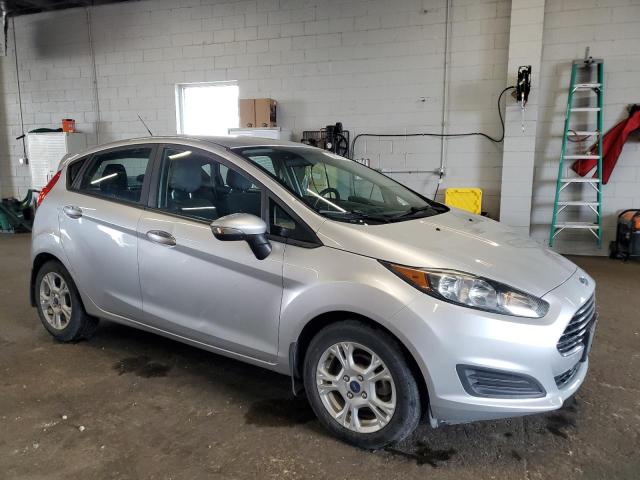  FORD FIESTA 2016 Srebrny