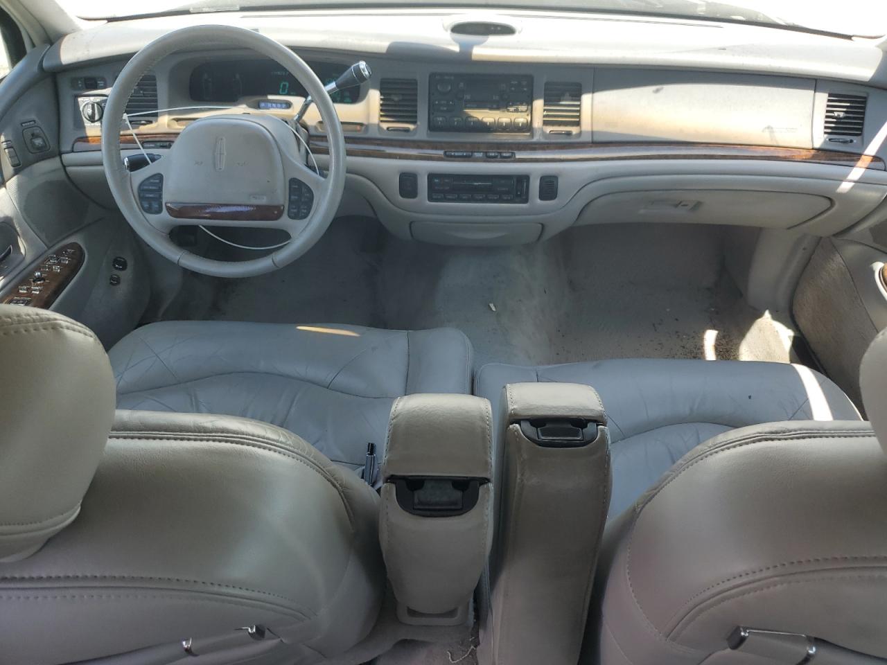 1996 Lincoln Town Car Signature VIN: 1LNLM82W1TY634775 Lot: 64211235