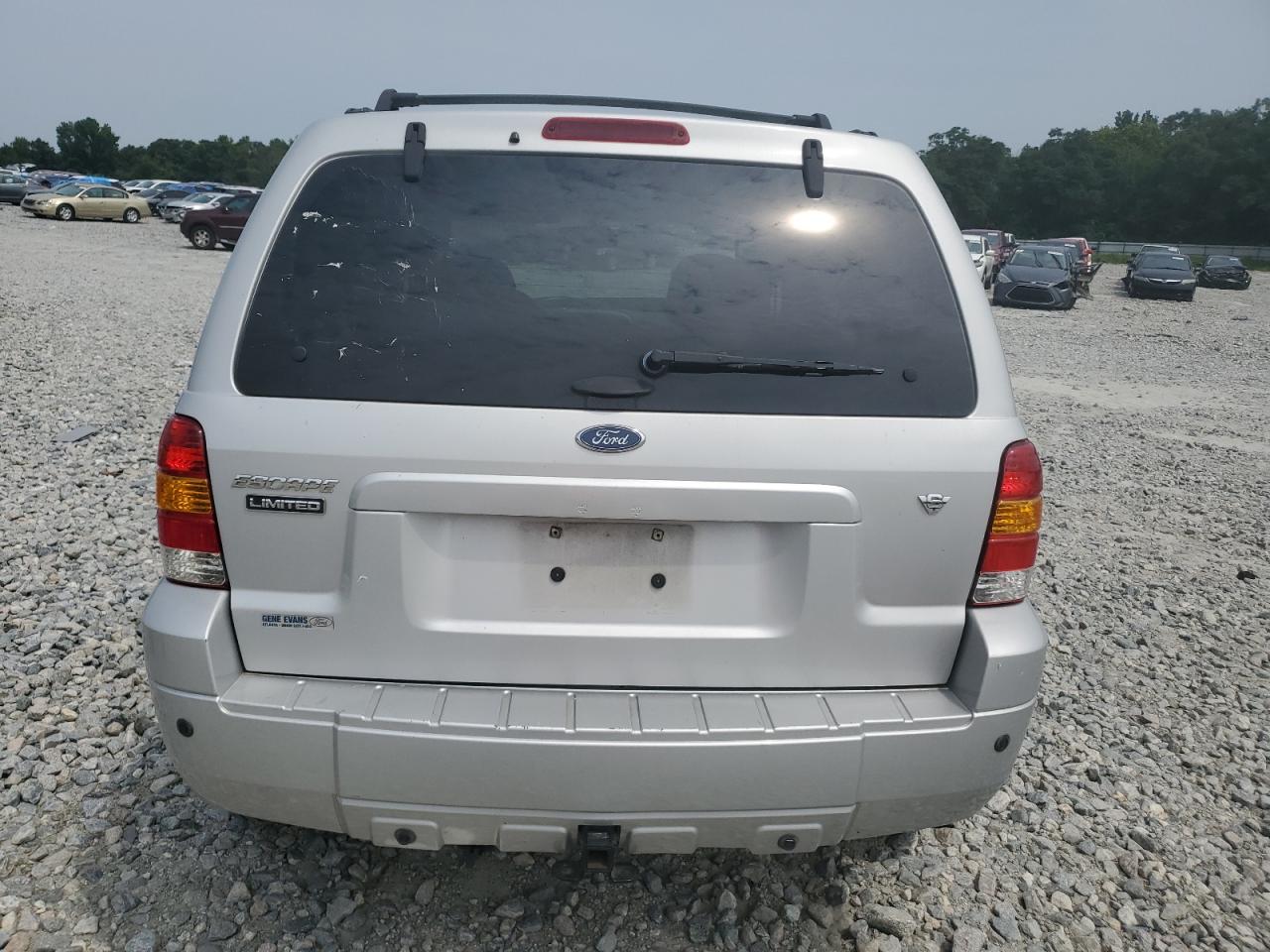 2005 Ford Escape Limited VIN: 1FMYU04125KD88222 Lot: 63310445