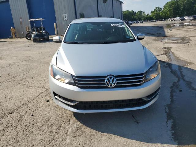  VOLKSWAGEN PASSAT 2015 Серебристый