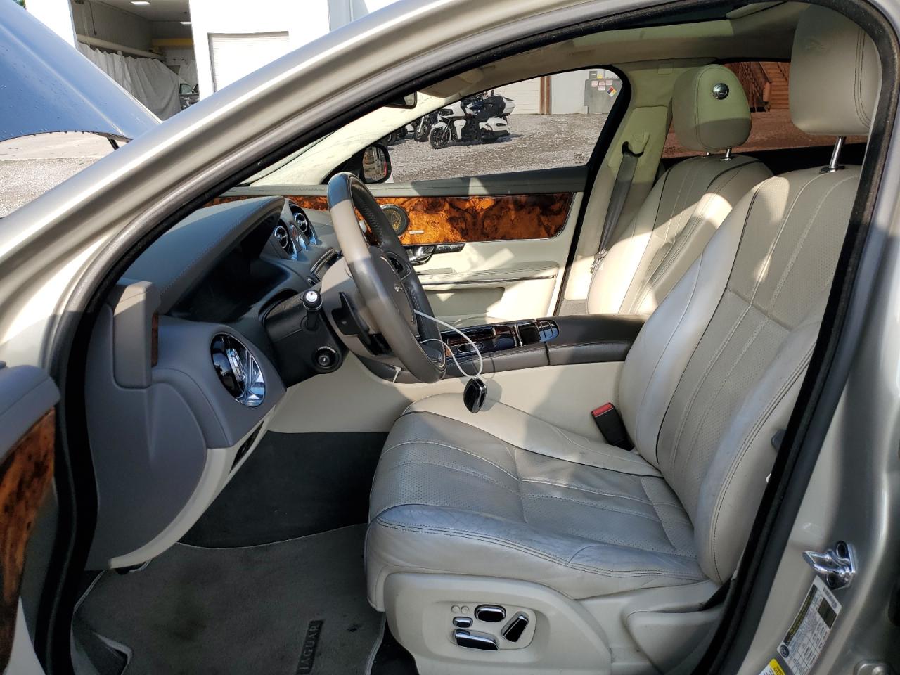 2011 Jaguar Xj Supercharged VIN: SAJWA1GE2BMV07896 Lot: 62764935
