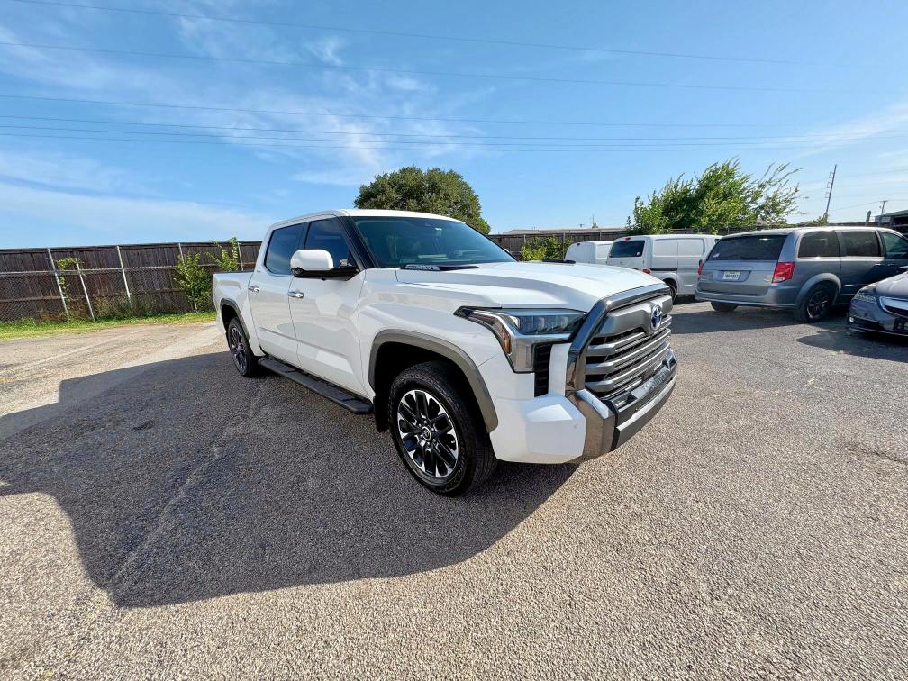  TOYOTA TUNDRA 2024 Biały