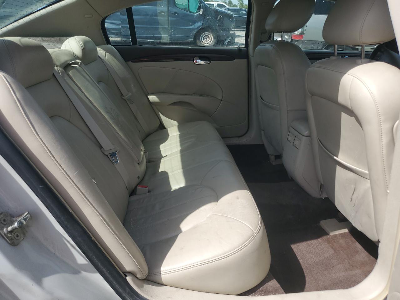 1G4HC5EM7AU105336 BUICK LUCERNE 2010 BEIGE Photo 10