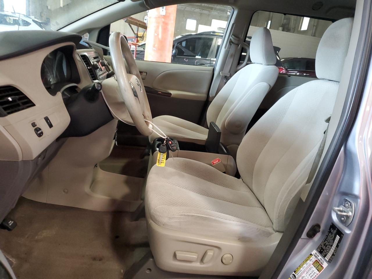 5tdkk3dc6cs215022 5TDKK3DC6CS215022 2012 Toyota Sienna Le