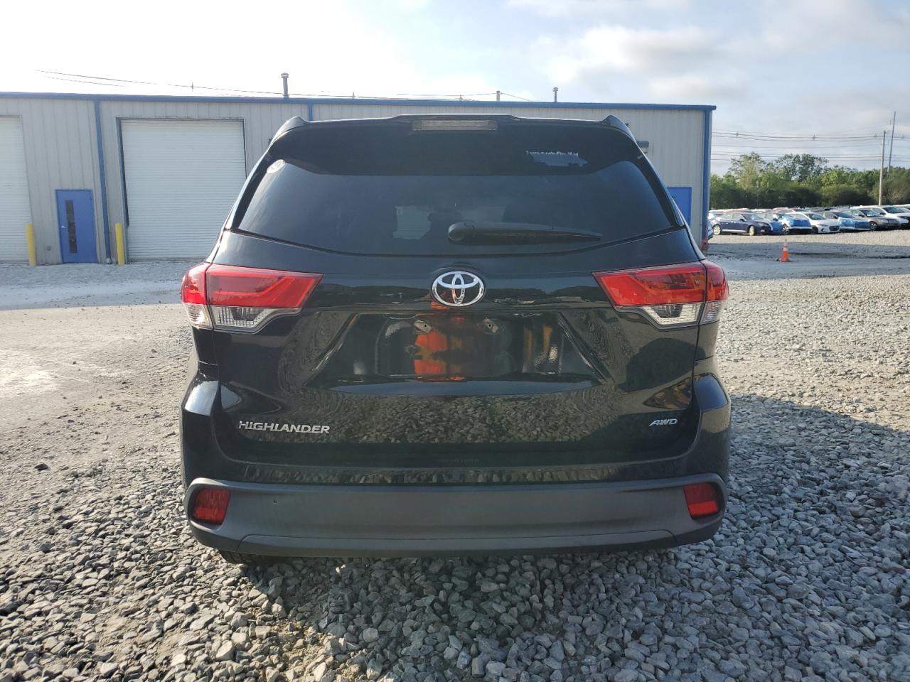 2018 Toyota Highlander Le VIN: 5TDBZRFH2JS906200 Lot: 64166765