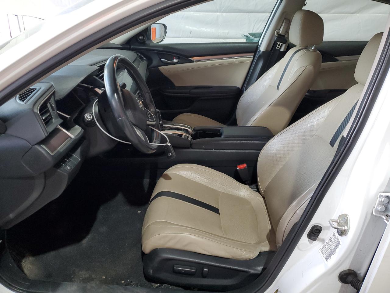 2016 Honda Civic Touring VIN: 19XFC1F91GE008526 Lot: 65807545