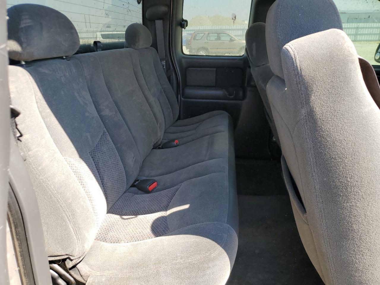 2004 Chevrolet Silverado C1500 VIN: 2GCEC19V841240716 Lot: 65597405