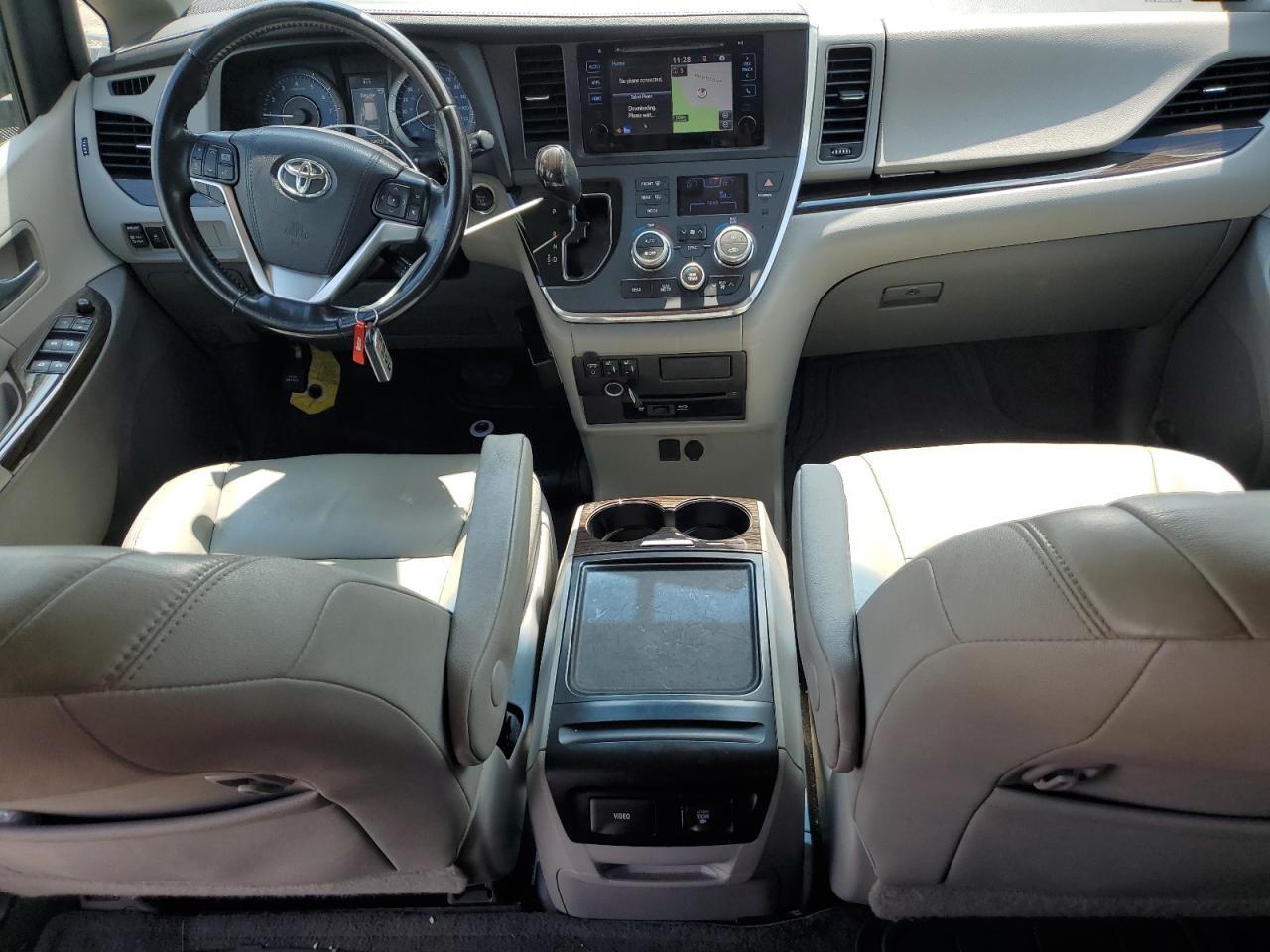 2015 Toyota Sienna Xle VIN: 5TDYK3DCXFS685715 Lot: 64407565